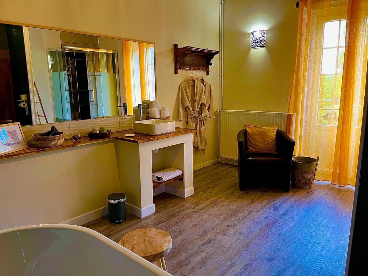 Le Manoir Des Haies Spa Les Champs-Géraux Eksteriør billede