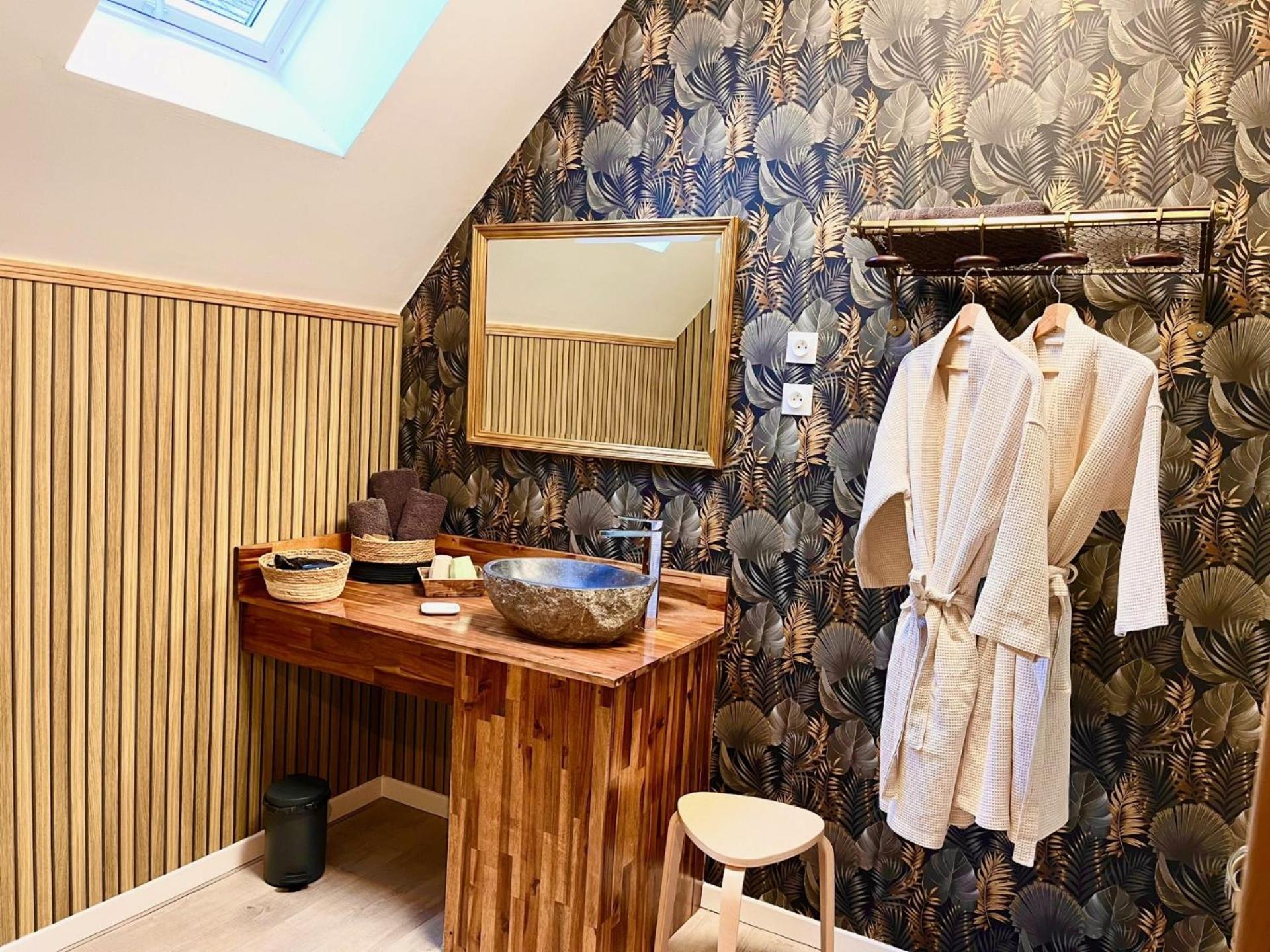 Le Manoir Des Haies Spa Les Champs-Géraux Eksteriør billede